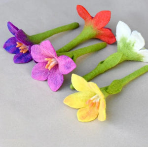 Handmade felt flowers - set of 5 pretend flowers